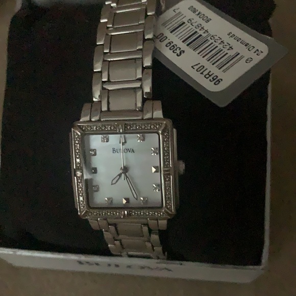 Bulova watch - Picture 4 of 4